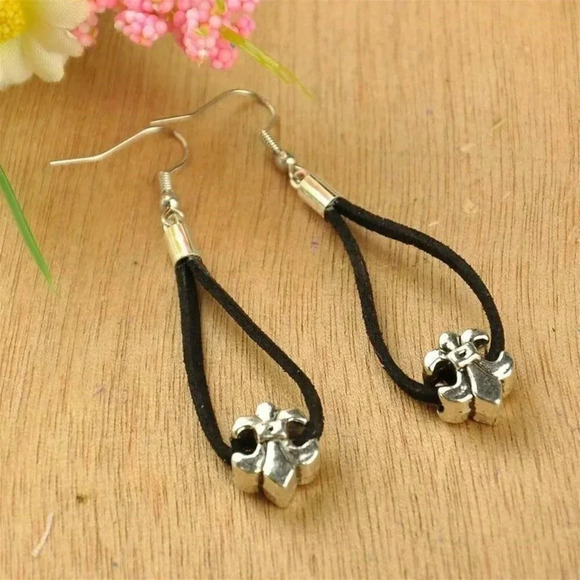Black and Silver Fleur de Lis Microfiber Suede and Metal Dangle Earrings - Picture 1 of 1